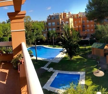 Gatu Premium Atico Sotavento Playa, Parking, Terraza, Piscinas, Wifi Y Aire Acc , " Preferente Mayores De 25 Anos Y Familias " El Puerto de Santa María Esterno foto