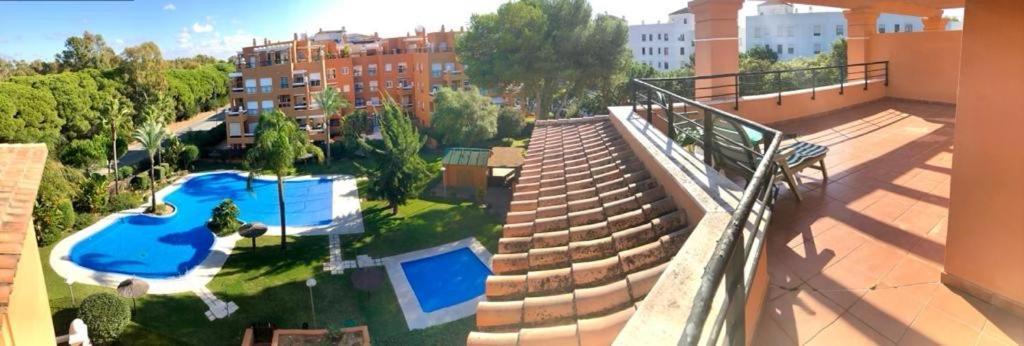Gatu Premium Atico Sotavento Playa, Parking, Terraza, Piscinas, Wifi Y Aire Acc , " Preferente Mayores De 25 Anos Y Familias " El Puerto de Santa María Esterno foto