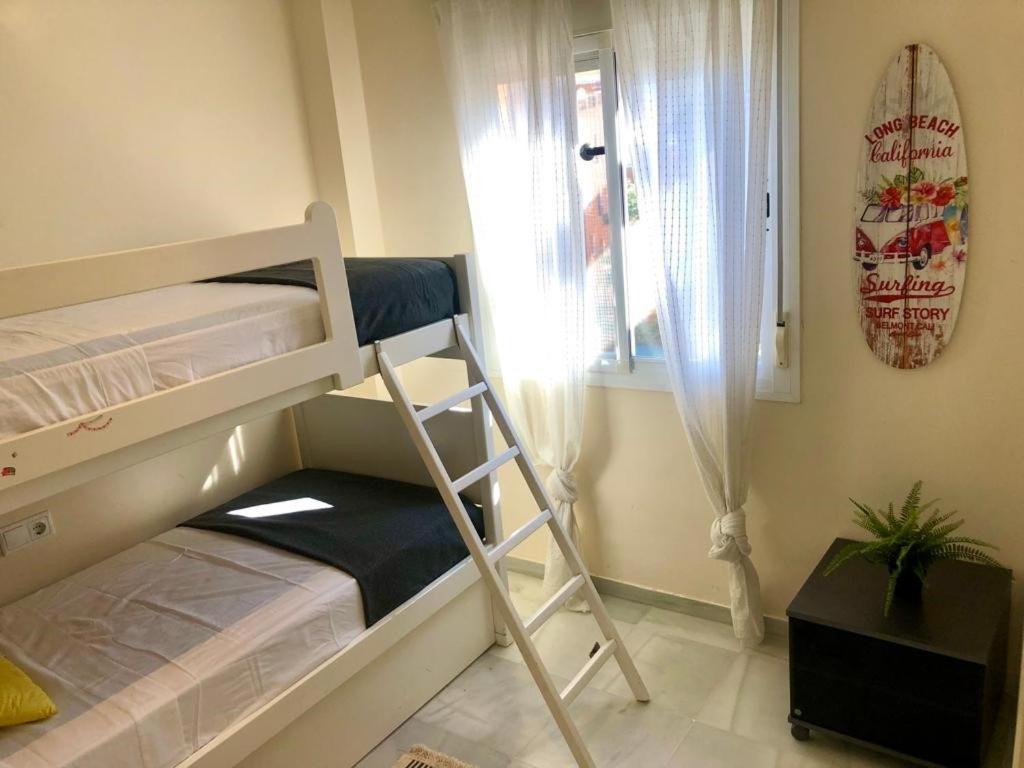 Gatu Premium Atico Sotavento Playa, Parking, Terraza, Piscinas, Wifi Y Aire Acc , " Preferente Mayores De 25 Anos Y Familias " El Puerto de Santa María Esterno foto