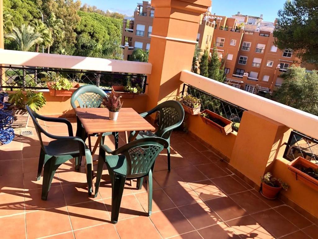 Gatu Premium Atico Sotavento Playa, Parking, Terraza, Piscinas, Wifi Y Aire Acc , " Preferente Mayores De 25 Anos Y Familias " El Puerto de Santa María Esterno foto